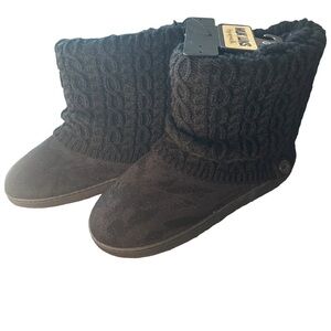 Muk Luks Black Knit Slipper Winter Boots Womens Size 8 NWT